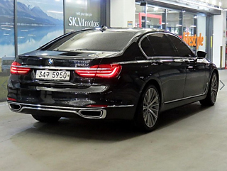BMW 7-SERIES G11 2018