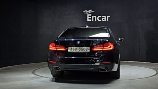 BMW 5-SERIES G30 2017