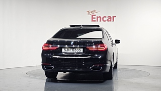 BMW 7-SERIES G11 2016