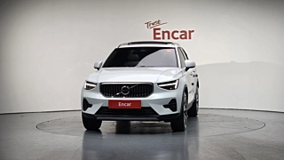 VOLVO XC40 2023