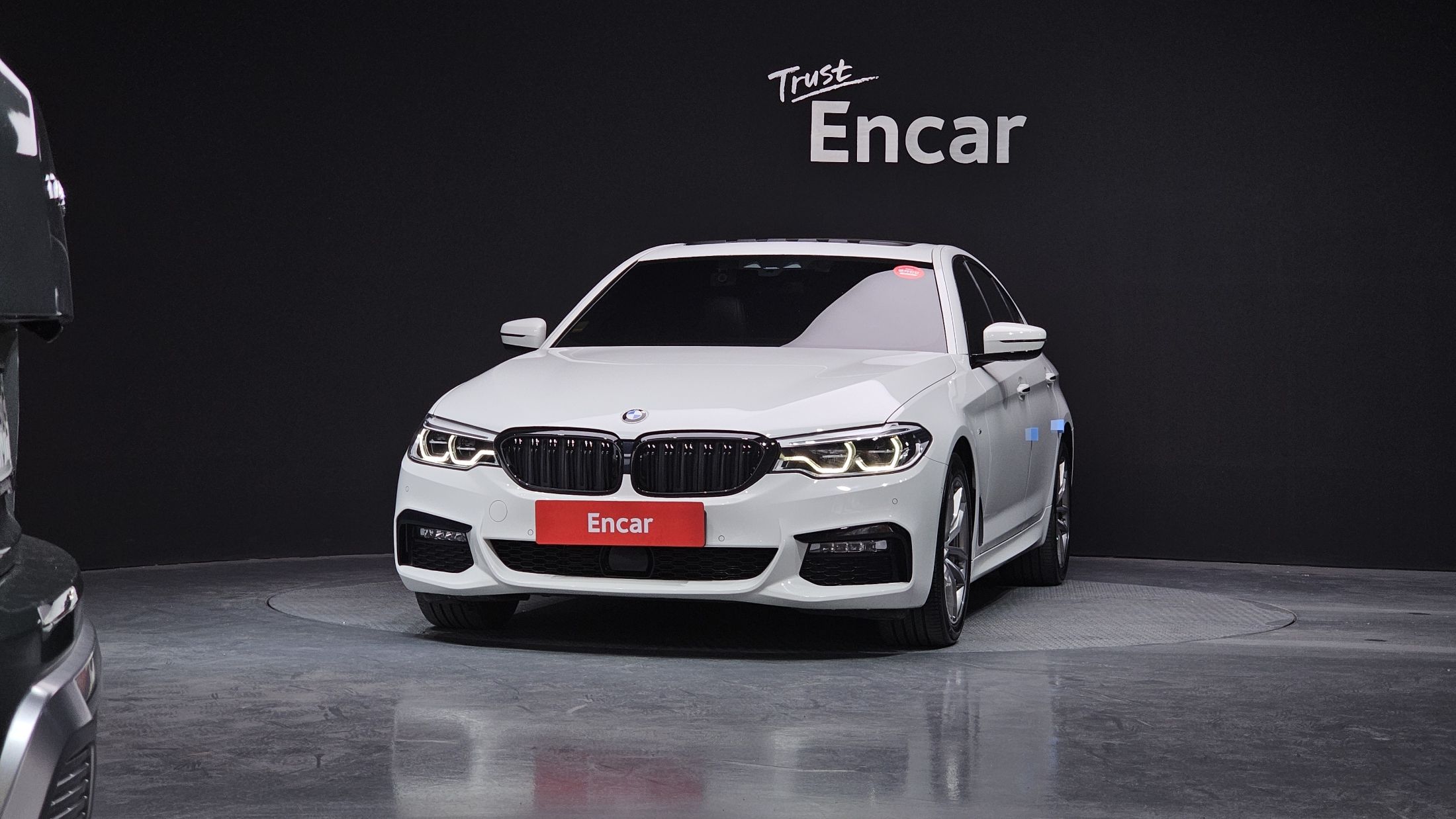 BMW 5-SERIES G30 2017