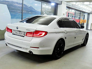 BMW 5-SERIES G30 2019