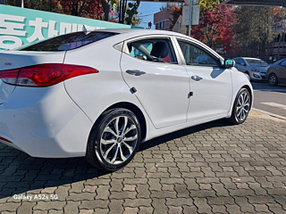 HYUNDAI AVANTE MD 2013