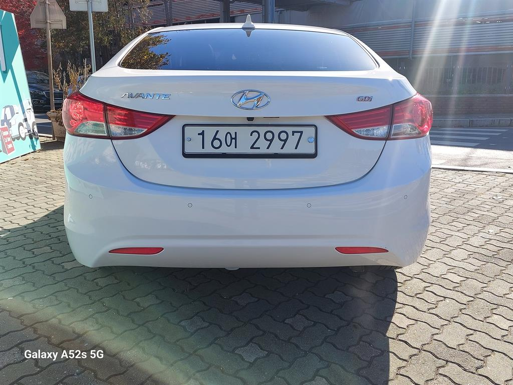 HYUNDAI AVANTE MD 2013