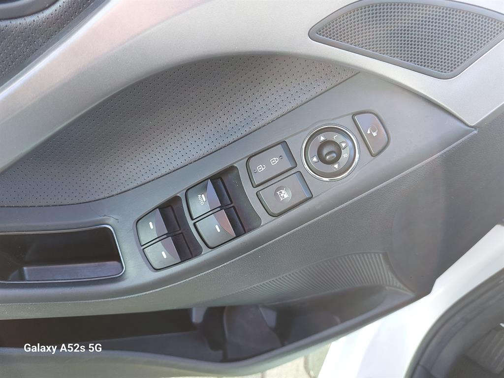 HYUNDAI AVANTE MD 2013