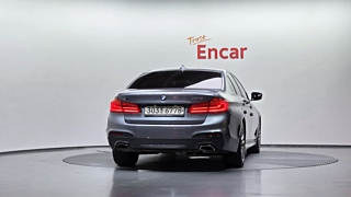 BMW 5-SERIES G30 2017