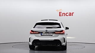 BMW 1-SERIES F40 2022