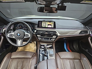 BMW 5-SERIES G30 2019
