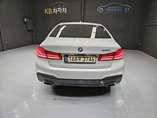 BMW 5-SERIES G30 2019