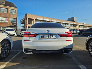 BMW 7-SERIES G11 2017