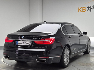 BMW 7-SERIES G11 2016