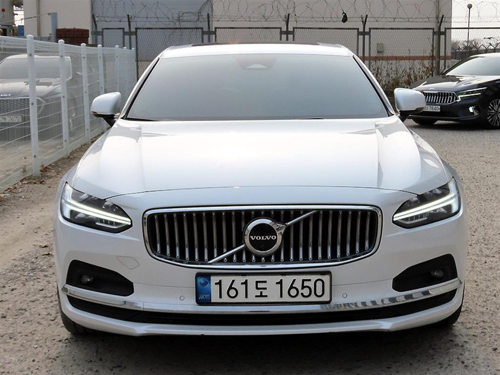 VOLVO S90 2022