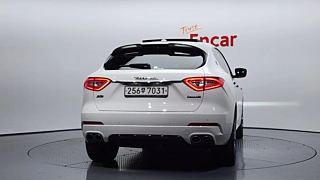 MASERATI LEVANTE 2017