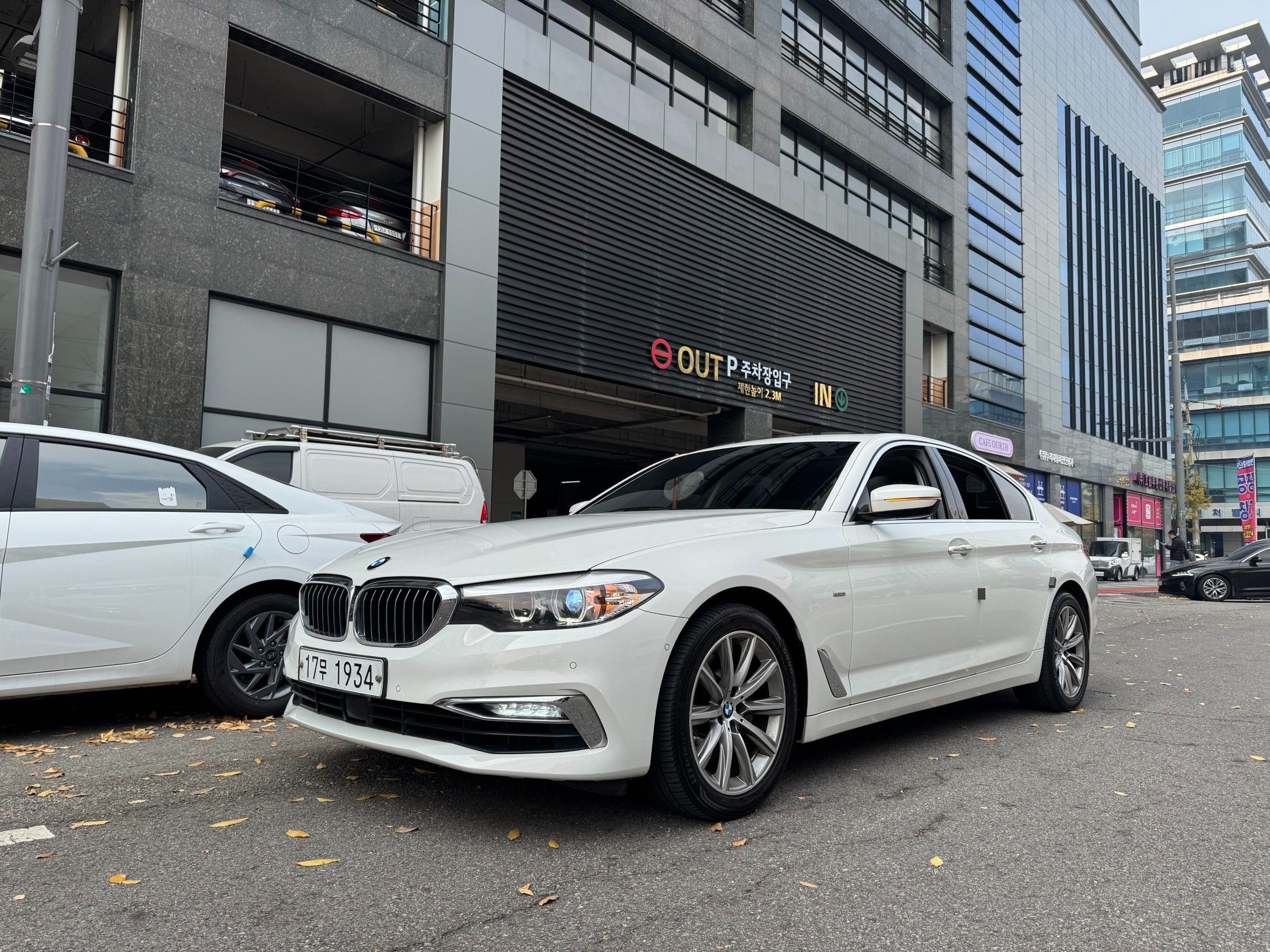 BMW 5-SERIES G30 2018