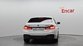 BMW 5-SERIES G30 2017