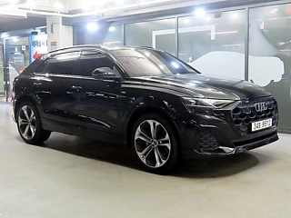 Заказать AUDI Q8 4M