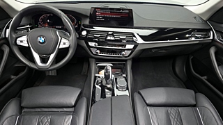 BMW 5-SERIES G30 2019