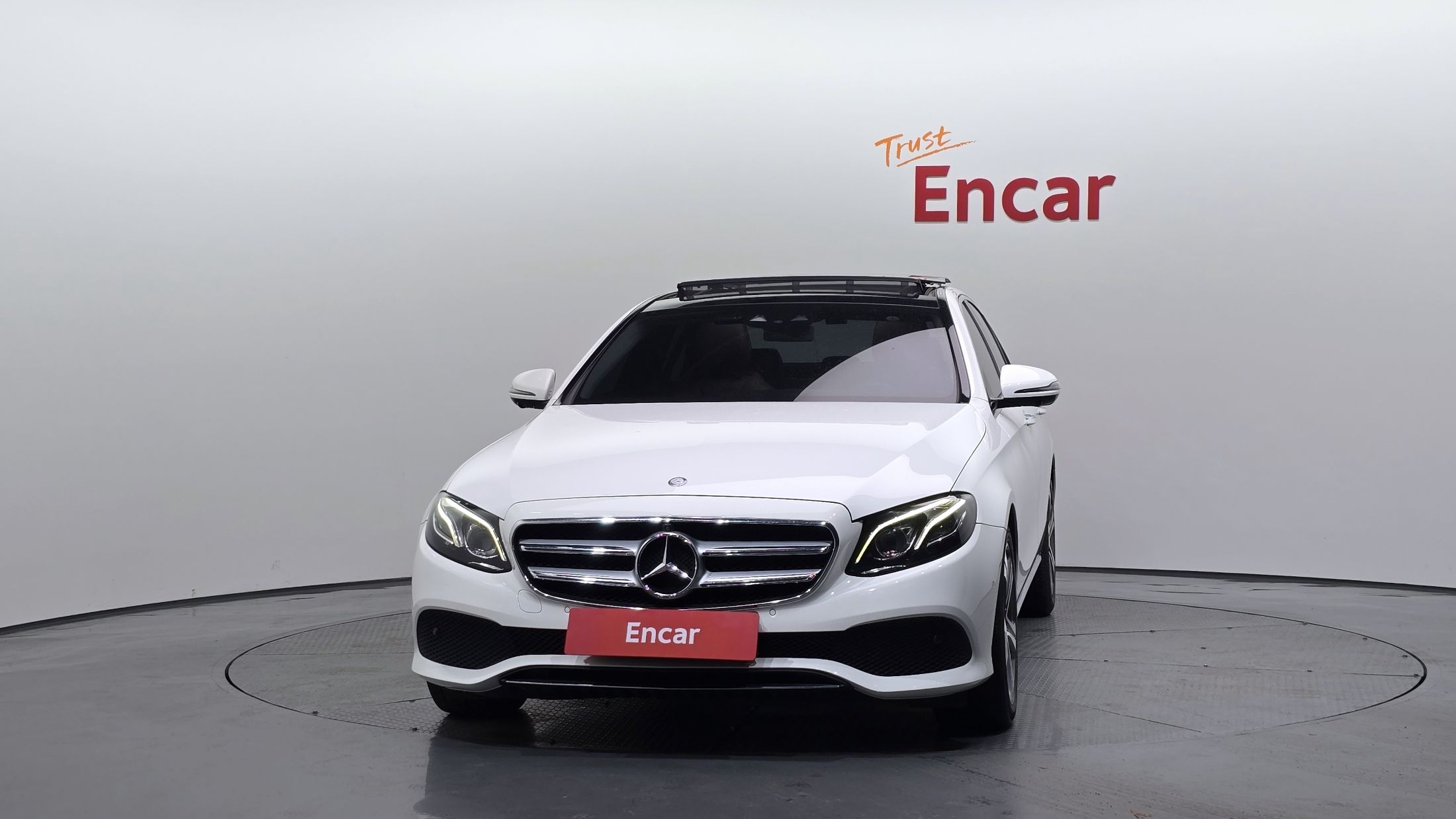 MERCEDES BENZ E-CLASS W213 2016