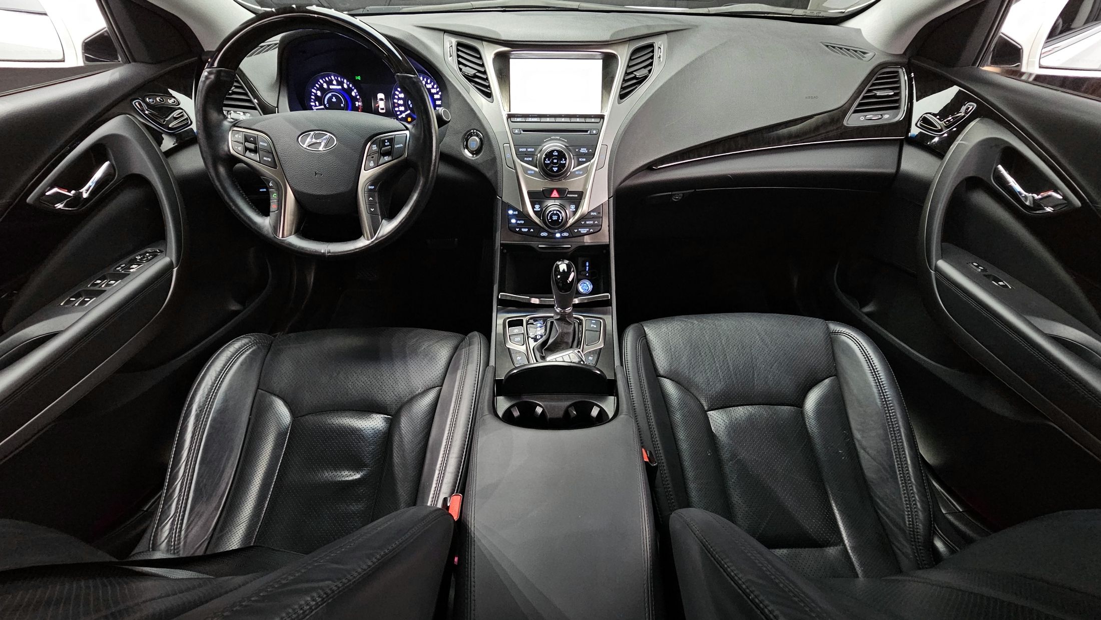 HYUNDAI GRANDEUR HG 2013