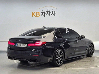 BMW 5-SERIES G30 2018