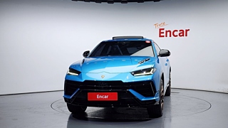 LAMBORGHINI URUS 2023