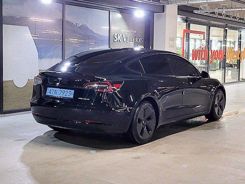 TESLA MODEL 3 2021