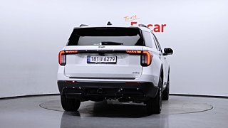 FORD EXPLORER 2024