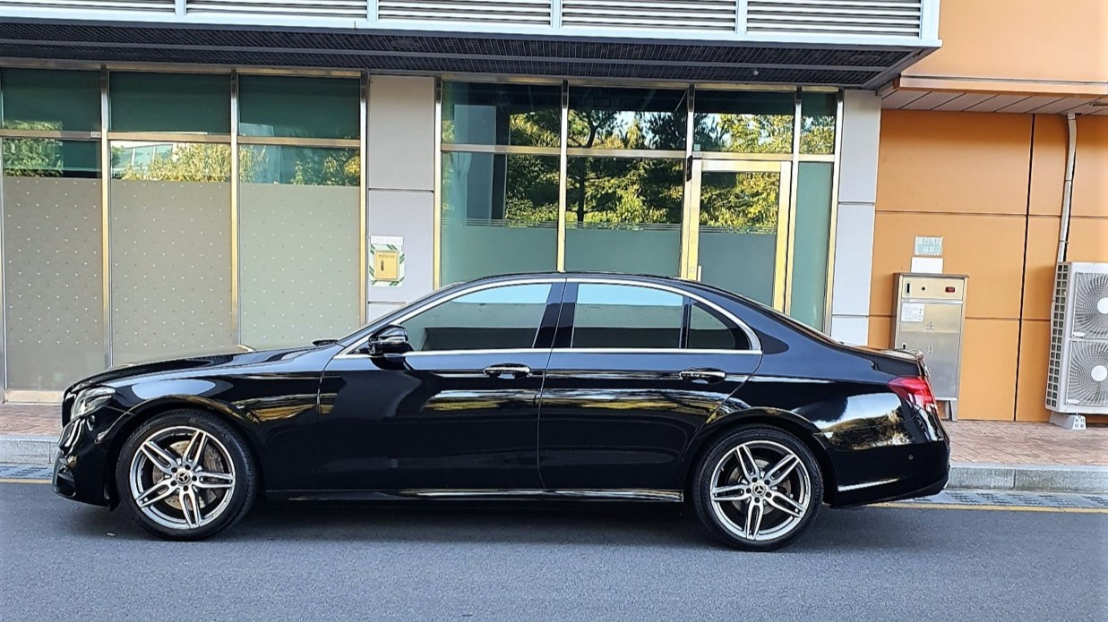 MERCEDES BENZ E-CLASS W213 2019