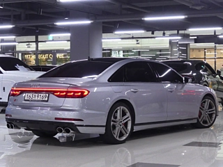 AUDI S8 D5 2020