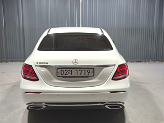 MERCEDES BENZ E-CLASS W213 2019