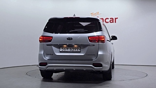 KIA CARNIVAL 2018