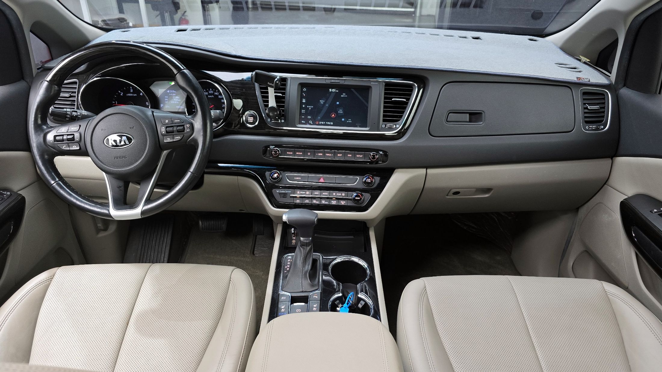 KIA CARNIVAL 2018