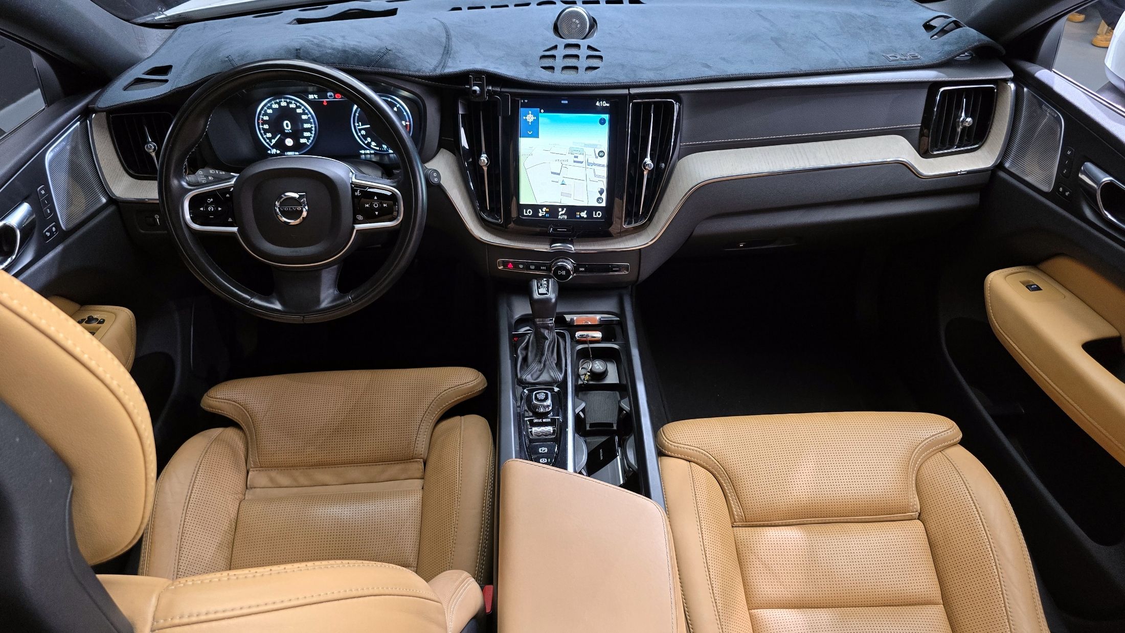 VOLVO XC60 2018