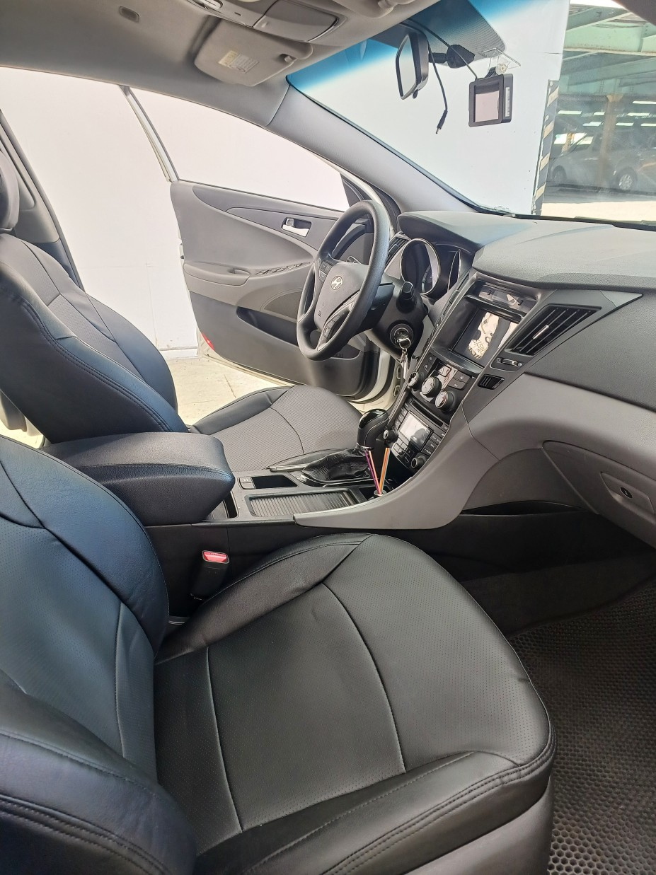 HYUNDAI SONATA THE BRILLIANT 2012