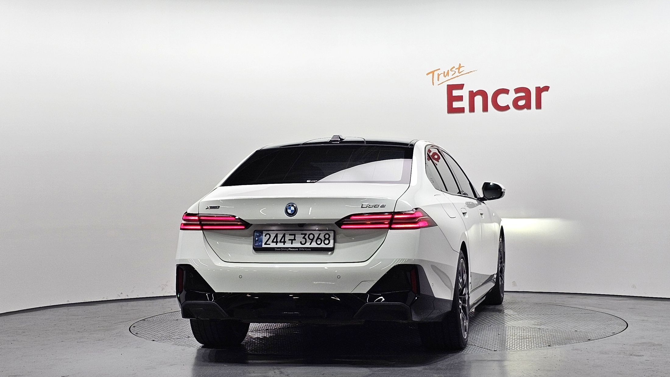 BMW 5-SERIES G60 2025