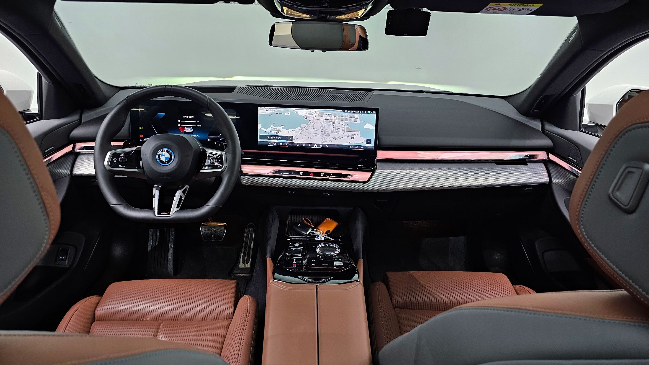 BMW 5-SERIES G60 2025