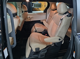 TOYOTA SIENNA  4 GENERATION 2.5 Hybrid 2WD 2023