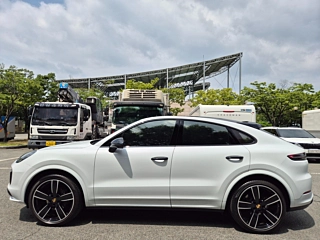 PORSCHE CAYENNE PO536 2022