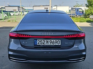 AUDI A7 4K 2020