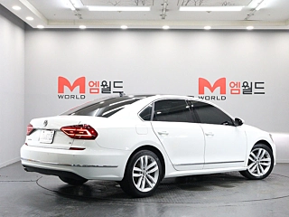 VOLKSWAGEN PASSAT 2018