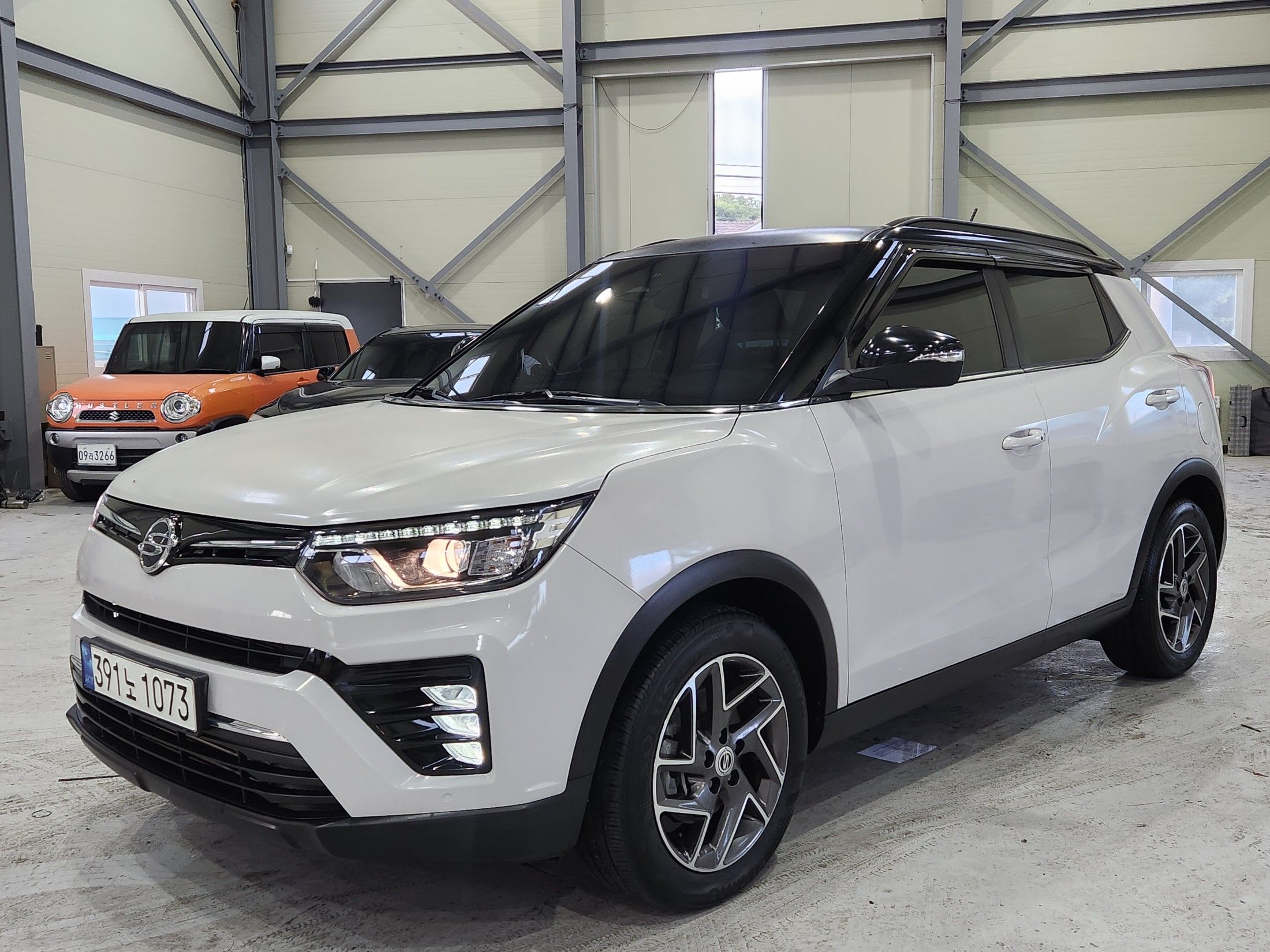SSANGYONG TIVOLI VERY NEW 2023