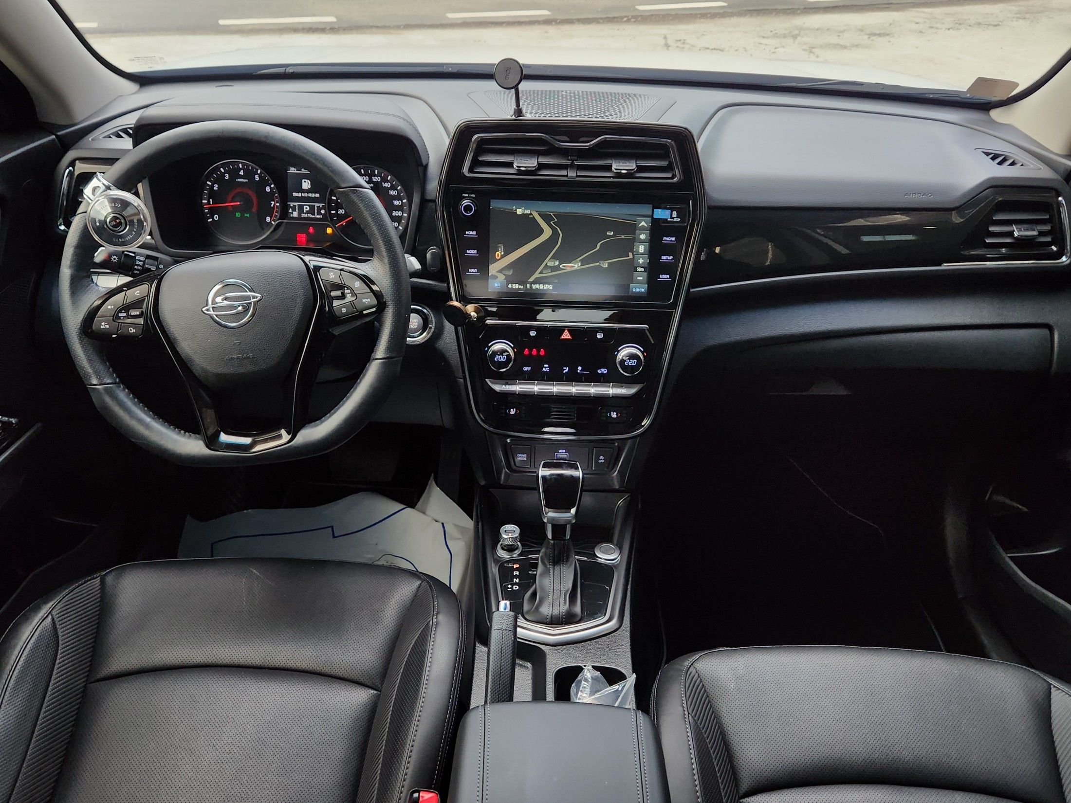 SSANGYONG TIVOLI VERY NEW 2023