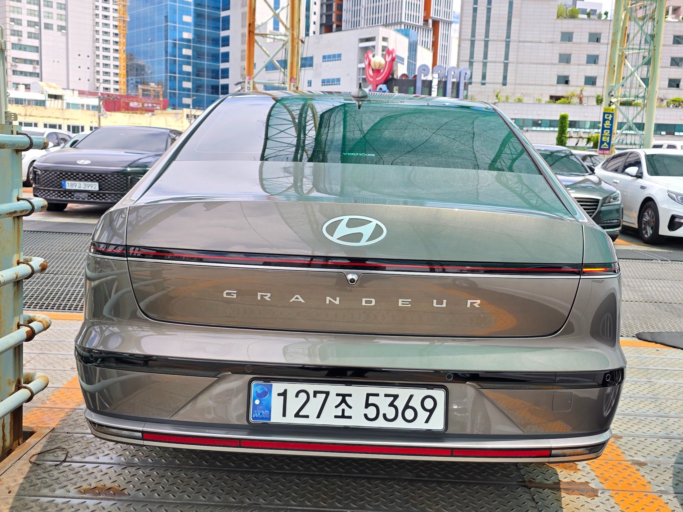 HYUNDAI GRANDEUR HYBRID GN7 2023