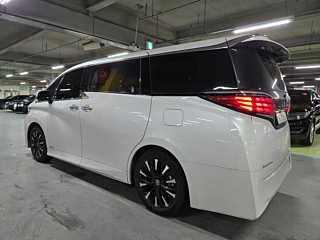 TOYOTA ALPHARD 2024