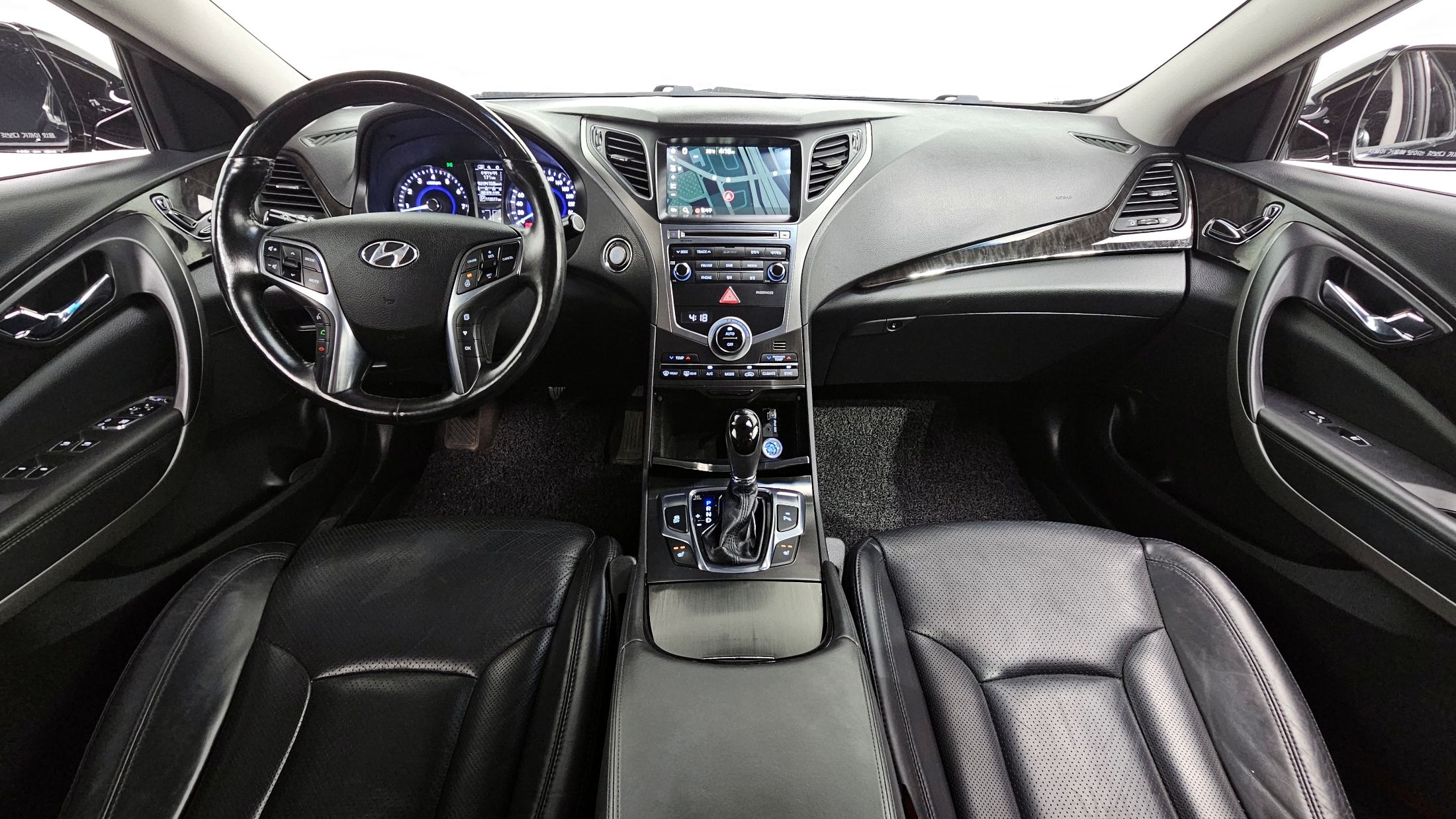 HYUNDAI GRANDEUR HG 2015
