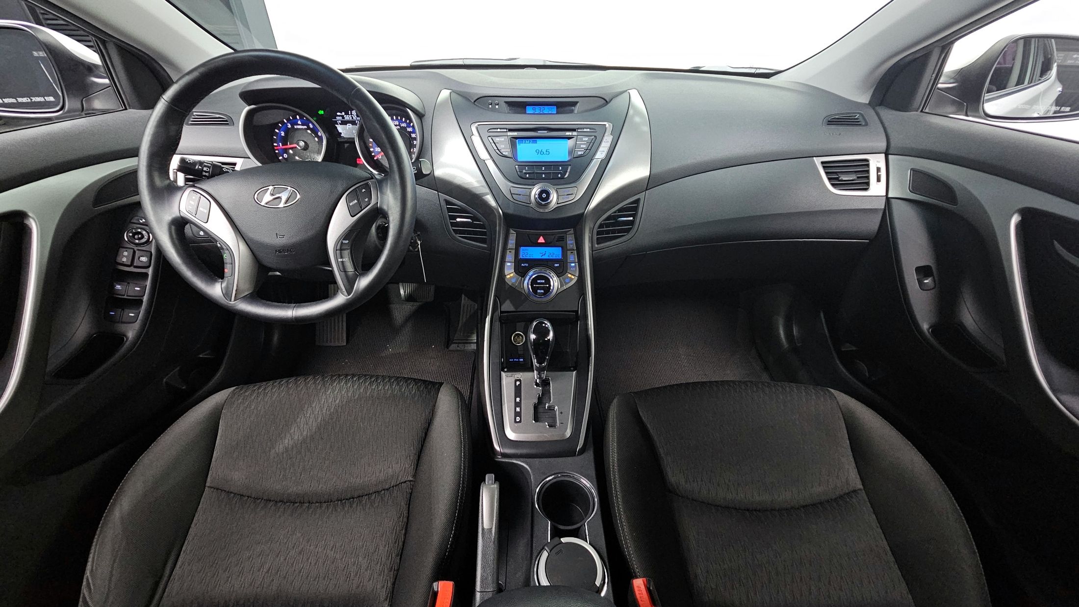 HYUNDAI AVANTE MD 2012