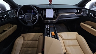 VOLVO XC60 2022