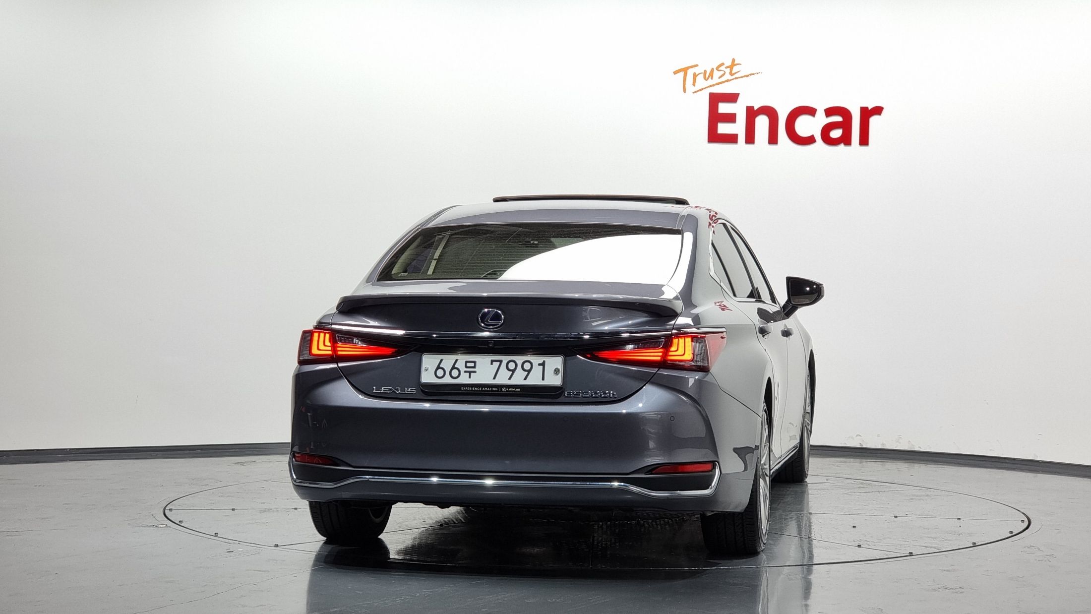 LEXUS ES300H 2019