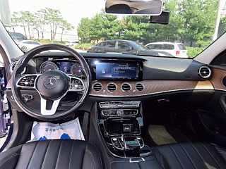 MERCEDES BENZ E-CLASS W213 2019