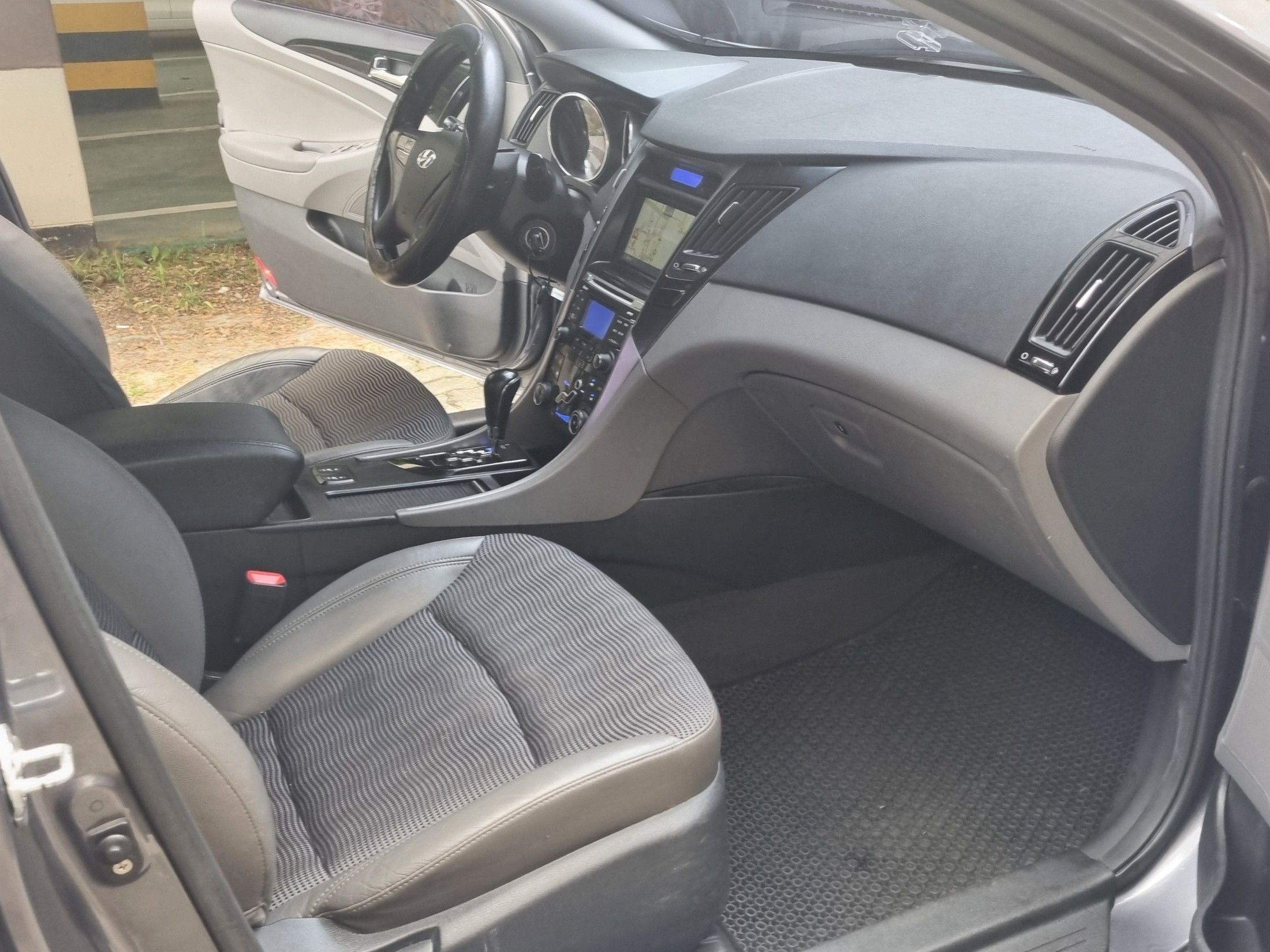 HYUNDAI SONATA YF 2010